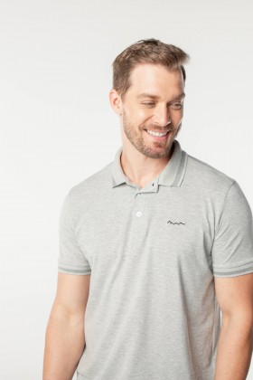 Camisa Polo Malha Detalhes Pontilhados Punho e Gola Logo Bordado - Cinza Mescla