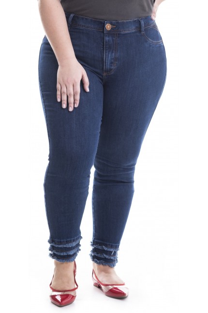 Calça Jeans Cigarrete Plus Size Barra Desfiada
