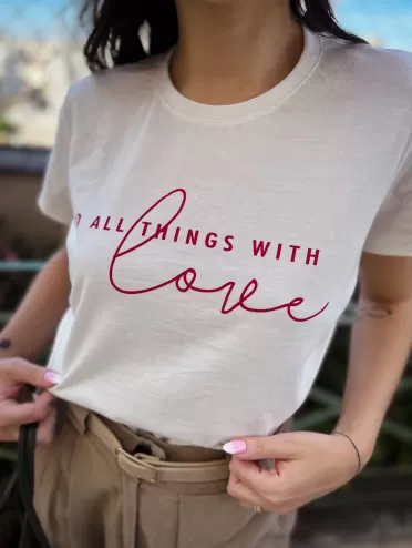 Camiseta Feminina de Algodão Estampada Love