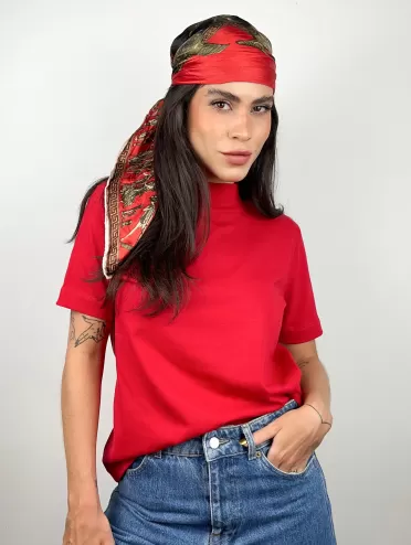 Camiseta Feminina  de Algodão Gola Alta e Manga Curta Gisele
